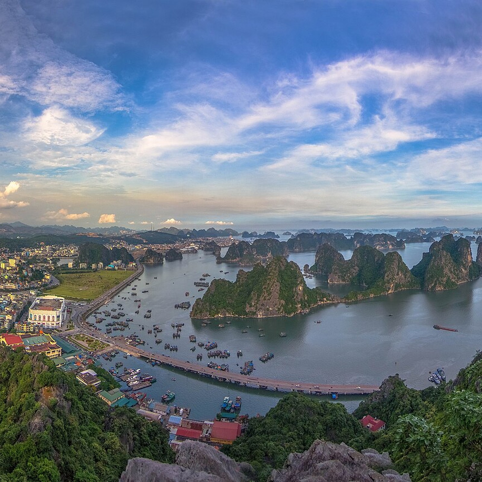 Natural daylight view of limestone islands in Ha Long Bay, Vietnam