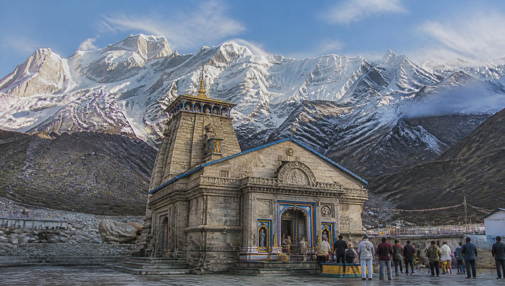 Kedarnath temple in the Himalayas at dawn